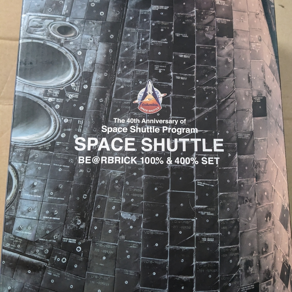 Space shuttle medicom 400%100%         bearbrick sets new in box